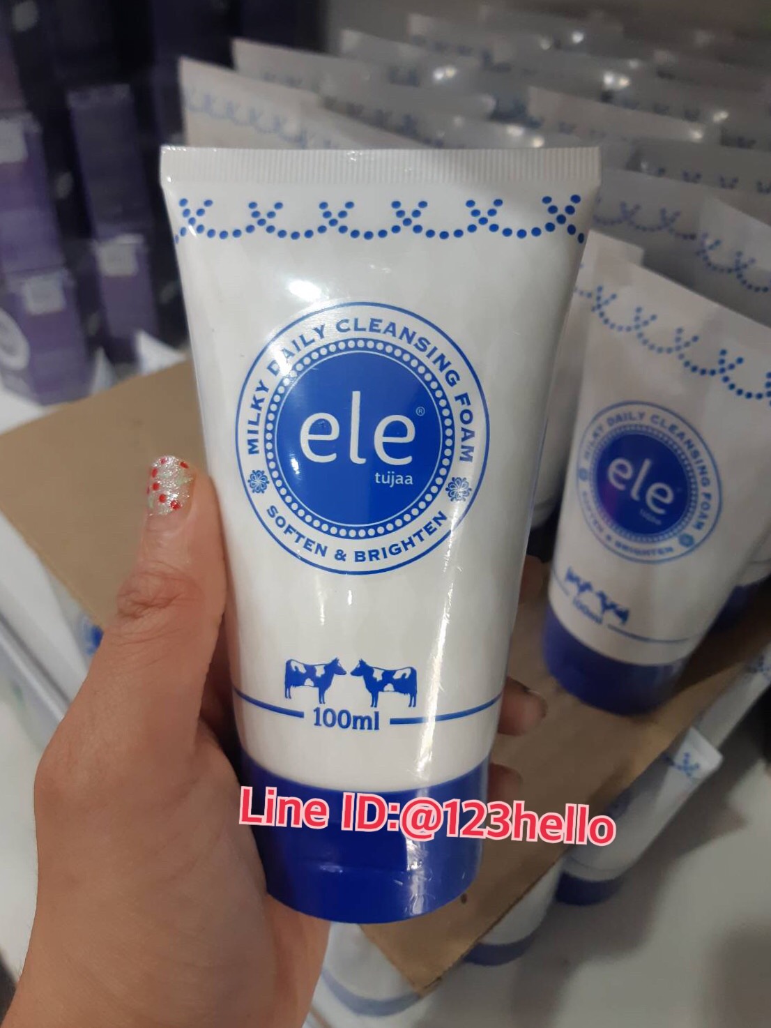 ele tujaa MILKY DAILY CLEANSING FOAM อีแอลอี ธุจ้า มิลค์กี้ เดลี่ คลีนซิ่ง โฟม 100 มิลลิลิตร