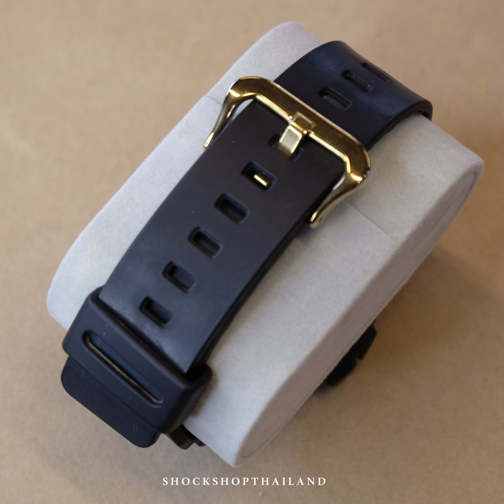 Casio G-Shock นาฬิกาผู้ชาย มือสอง ของแท้ รุ่น GA-810B-1A9 จีช็อค