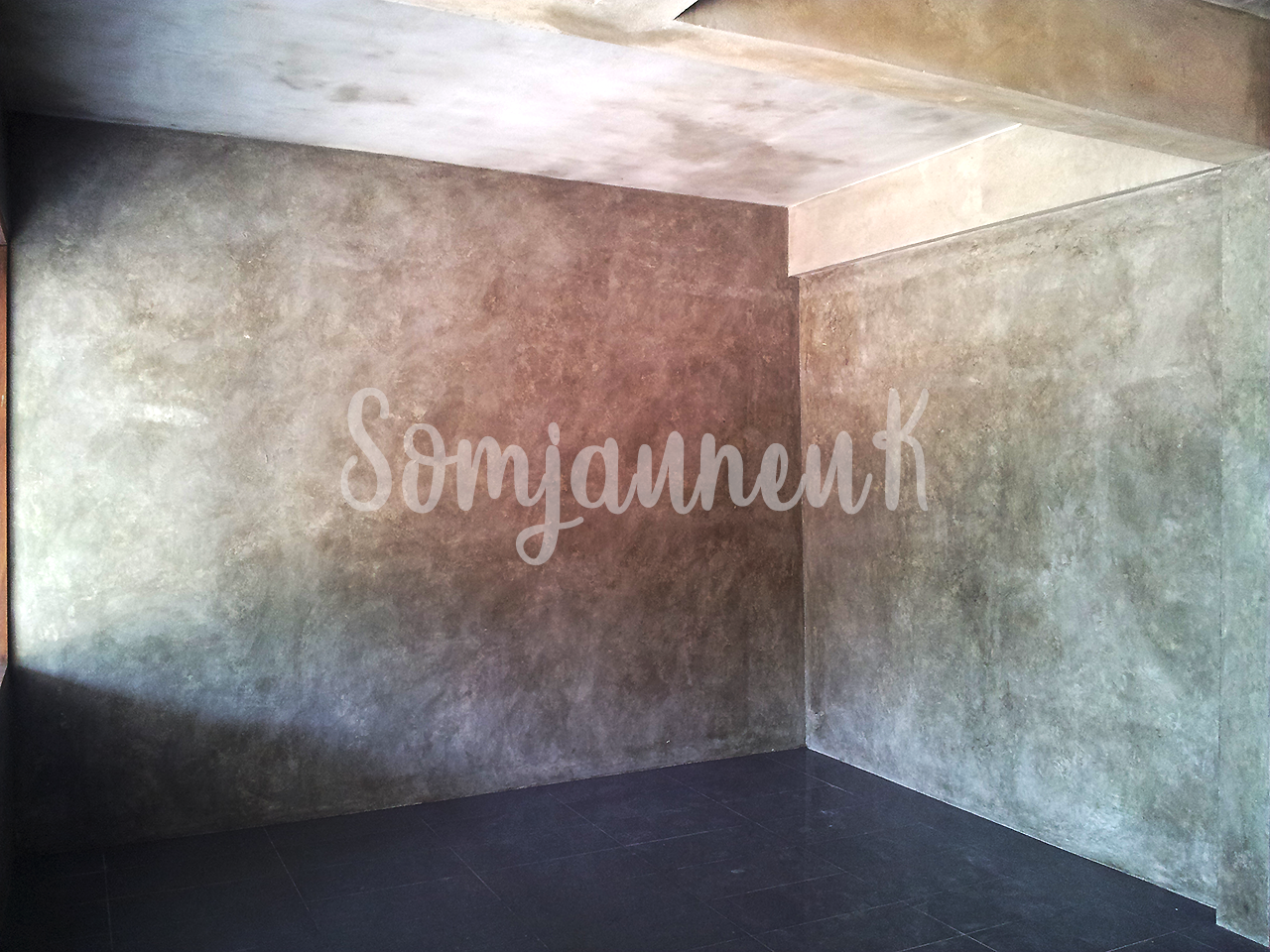 ฉาบผนังปูนลอฟท์บ้านเดี่ยว ซุ้มหน้าบ้าน ห้องรับแขก โถงบันได พื้นที่รวม 60 ตร.ม. @บ้านเดี่ยวคุณาลัย บางขุนเทียน