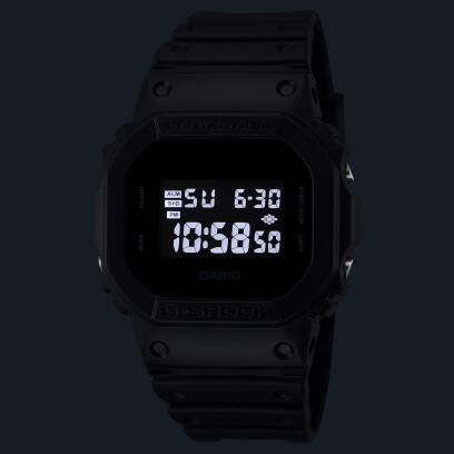 นาฬิกาผู้ชาย CASIO G-SHOCK รุ่น DW-5600UBB-1 ซีรีส์ 5600 จีช็อค