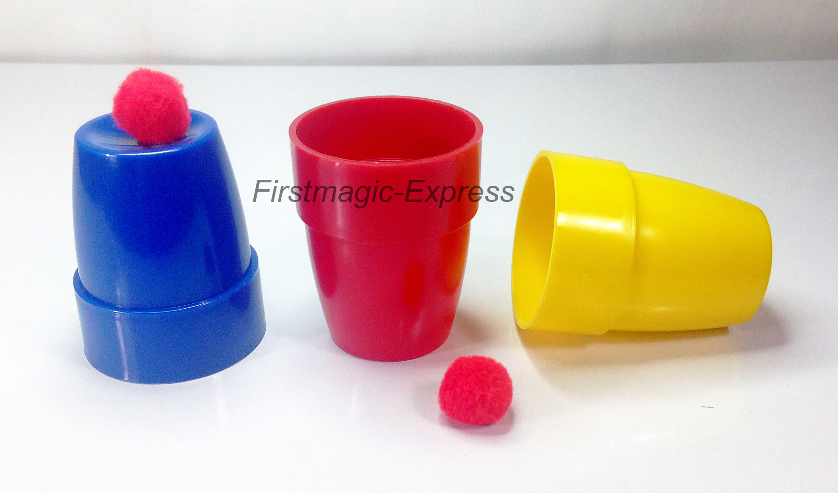 ถ้วย3ใบ (magic cups and balls)