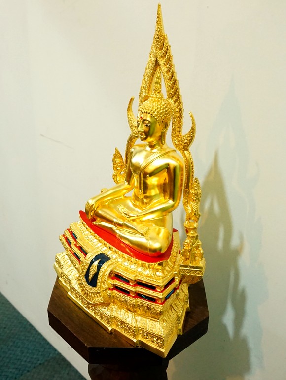 พระพุทธชินราช ปิดทองแท้ หน้าตัก 7นิ้ว ฐานสูง