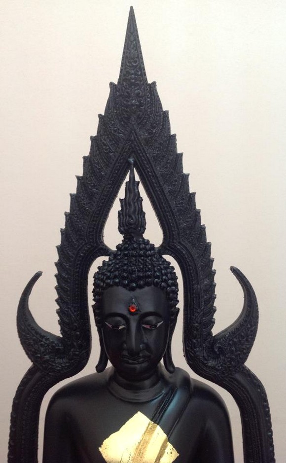 พระพุทธชินราช มวลสารผสมเหล็กน้ำพี้ สีดำ 9นิ้ว