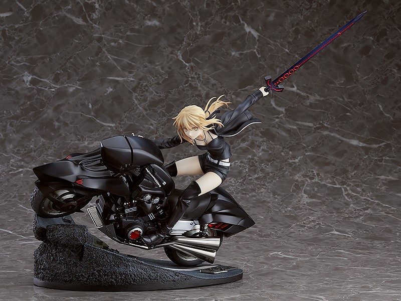 Saber/Altria Pendragon (Alter) & Cuirassier Noir
