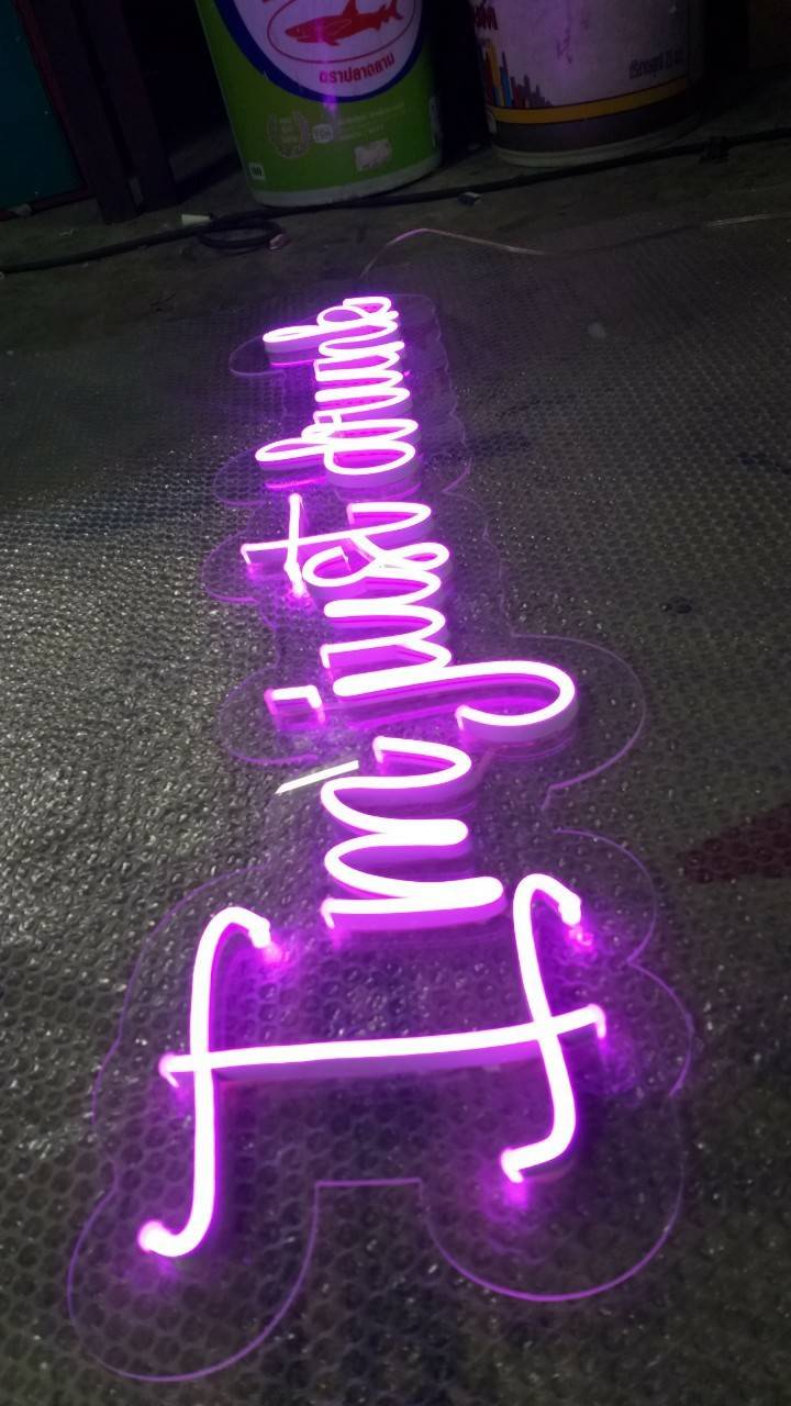 ป้ายนีออน LED - แสงสีม่วงI'm just dawnle At the Keuin Bar อะคริลิคใสรองหลัง