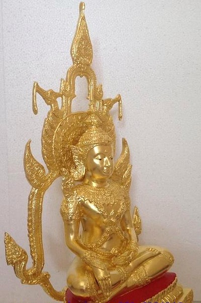 สมเด็จองค์ปฐม ขนาด 9 นิ้ว ปิดทองแท้