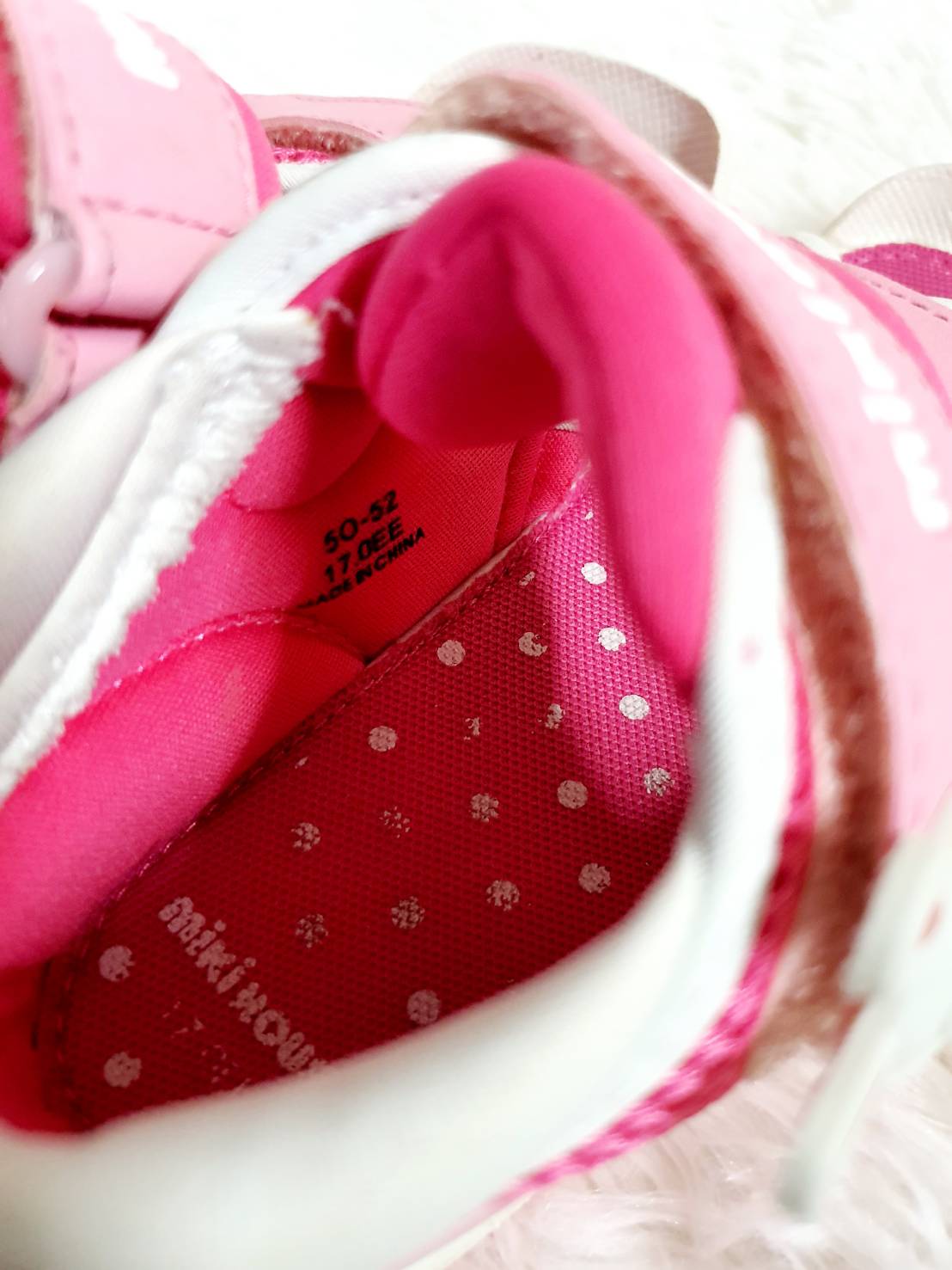 รองเท้าเด็ก Miki house Step2 สีชมพู/ขาว Size 17 cm. มือสอง