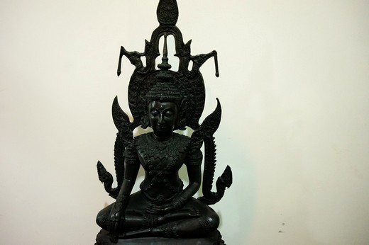 สมเด็จองค์พระปฐม รมดำ หน้าตัก 9 นิ้ว