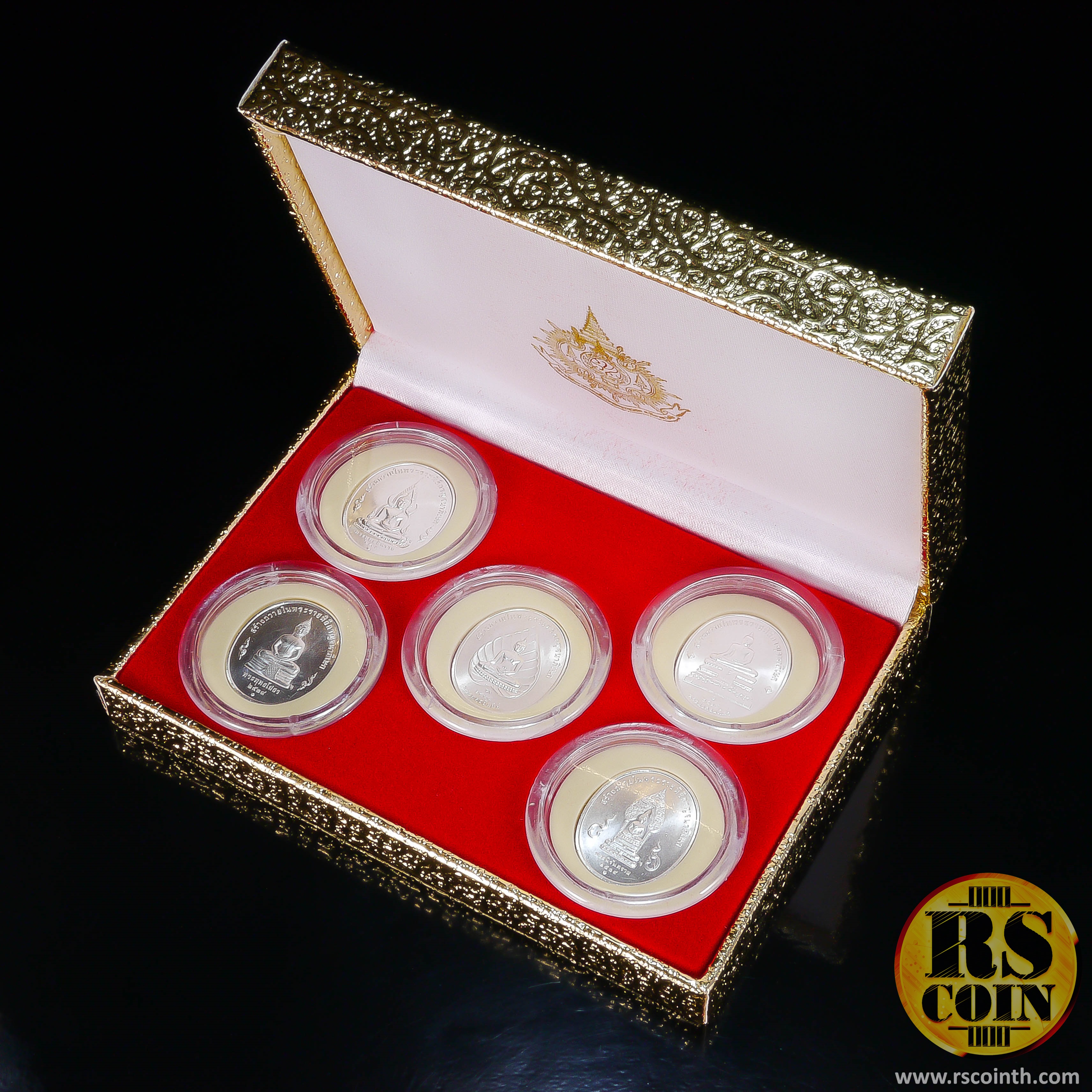 ชุดเหรียญเงิน เหรียญที่ระลึกพระพุทธปัญจภาคีขนาด 3 ซม. (เซ็ต 5 เหรียญพร้อมกล่องสะสม)