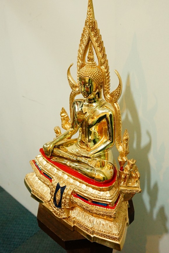 พระพุทธชินราช 9นิ้ว ทองเหลือง ขัดเงา ฐานเตี้ย