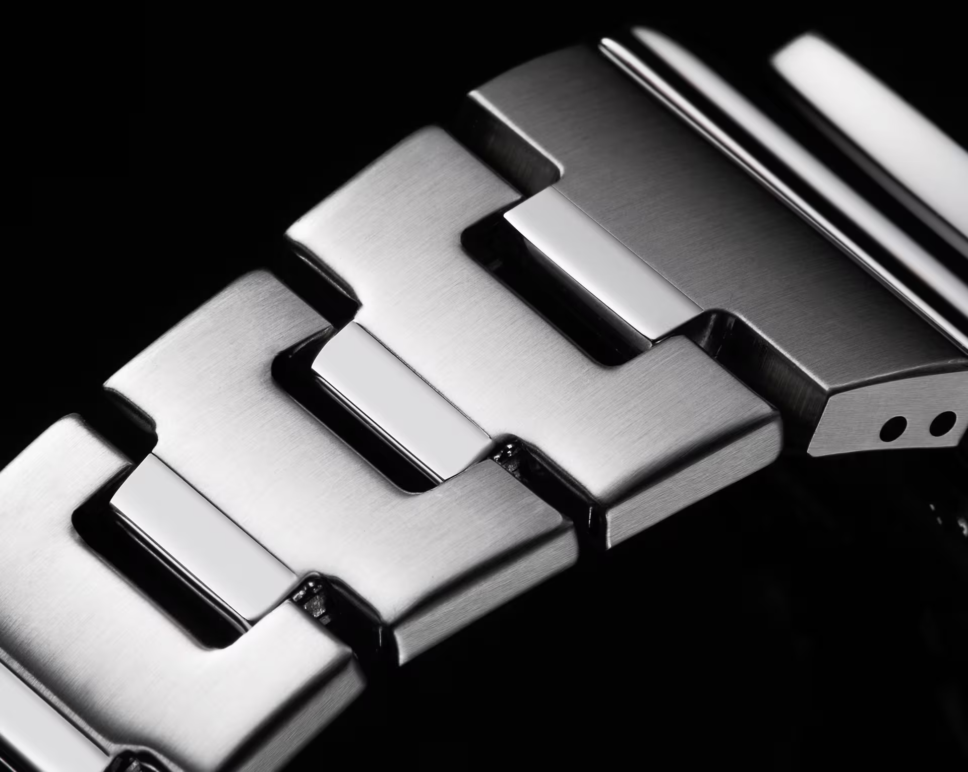 CASIO G-SHOCK นาฬิกาผู้ชาย รุ่น GM-2110D-8A ซีรีส์ 2100 G-STEEL จีช็อค