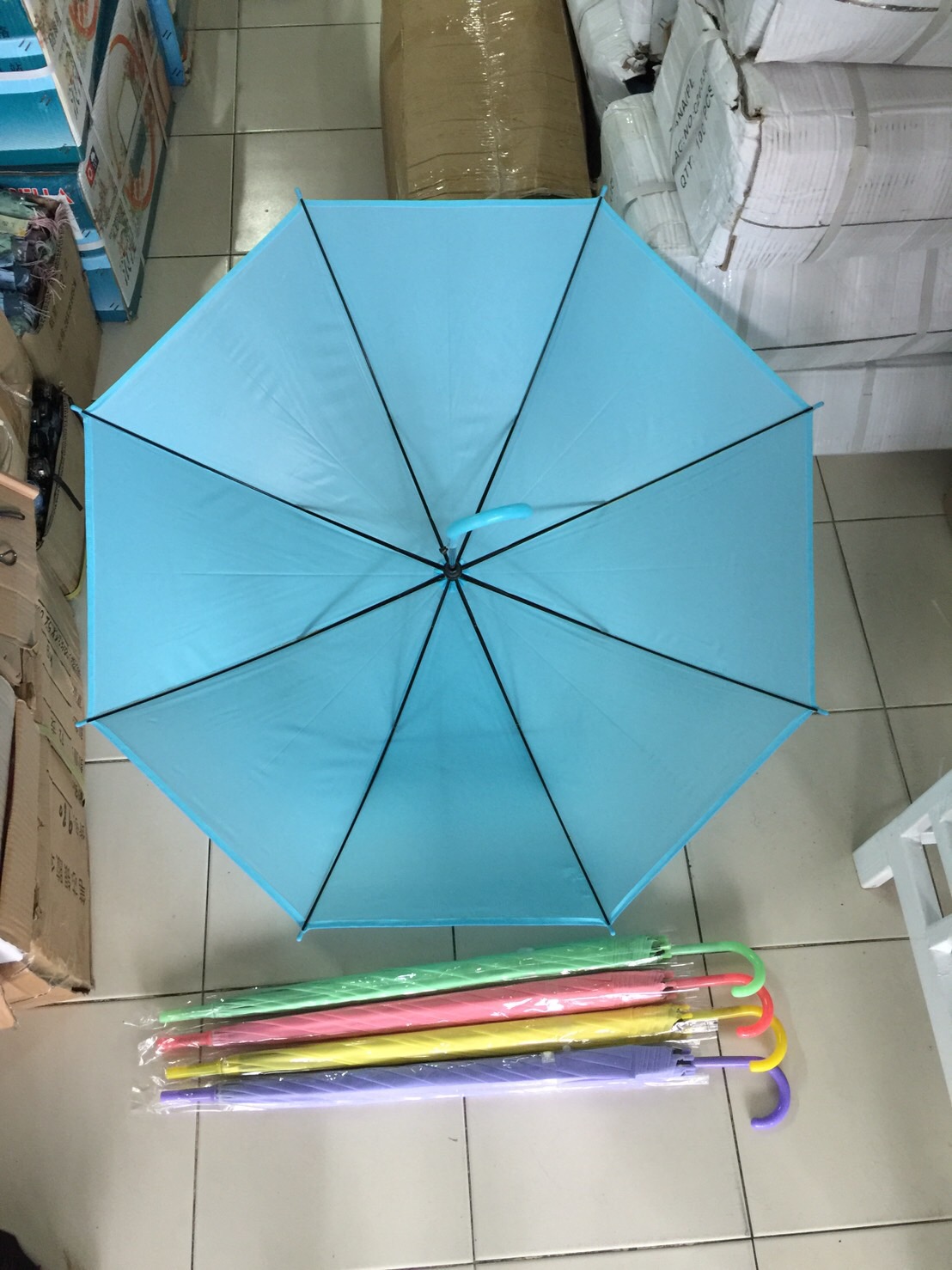 ร่มใสสีพื้น