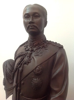 รูปหล่อ เสด็จพ่อ รัชกาลที่ 5 พิมพ์ใหญ่ ประทับยืน สูง 100 cm