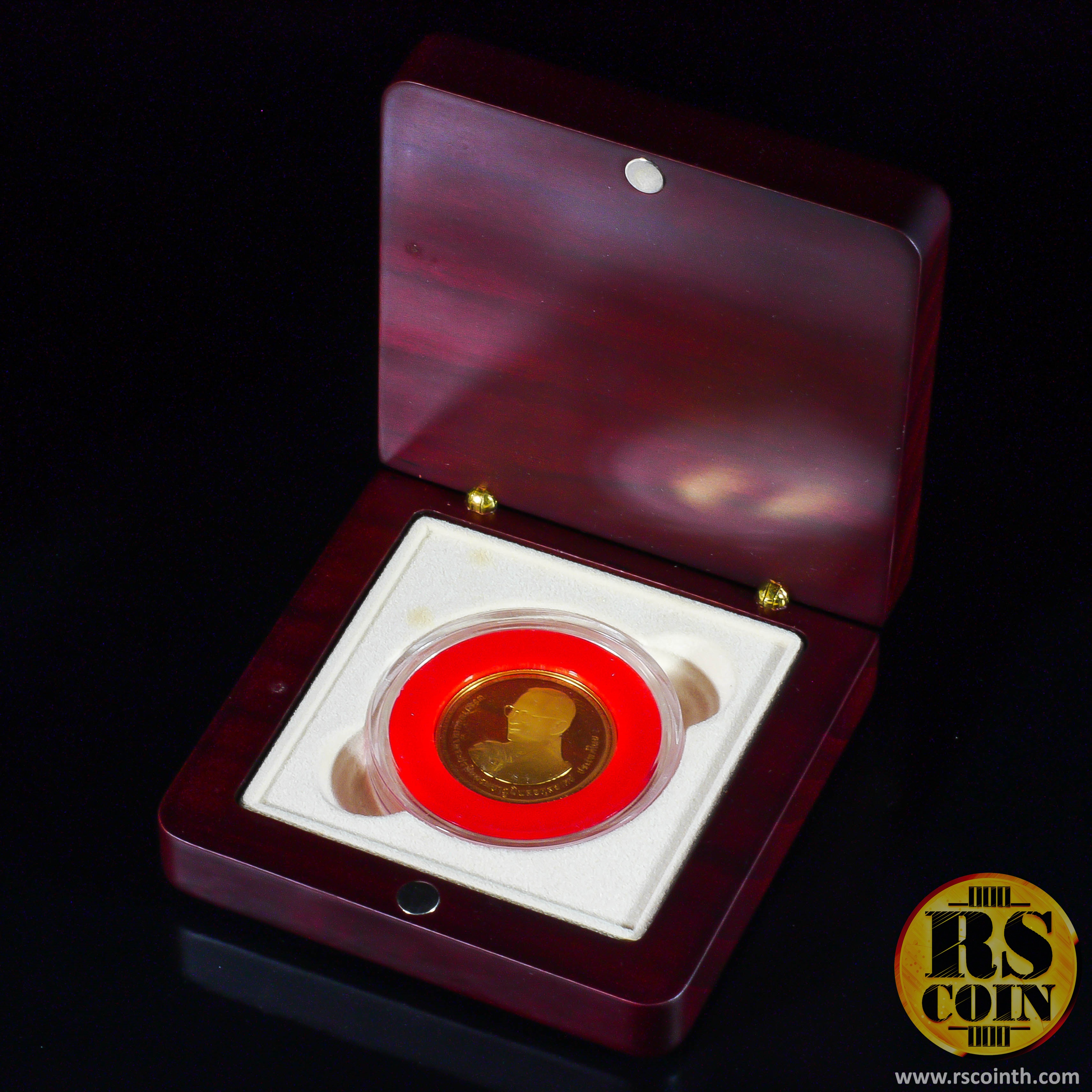 เหรียญกษาปณ์ทองคำขัดเงา เหรียญกษาปณ์ที่ระลึกพระบาทสมเด็จพระปรมินทรมหาภูมิพลอดุลยเดช เนื่องในโอกาสพระราชพิธีมหามงคลเฉลิมพระชนมพรรษา 80 พรรษา 5 ธันวาคม 2550