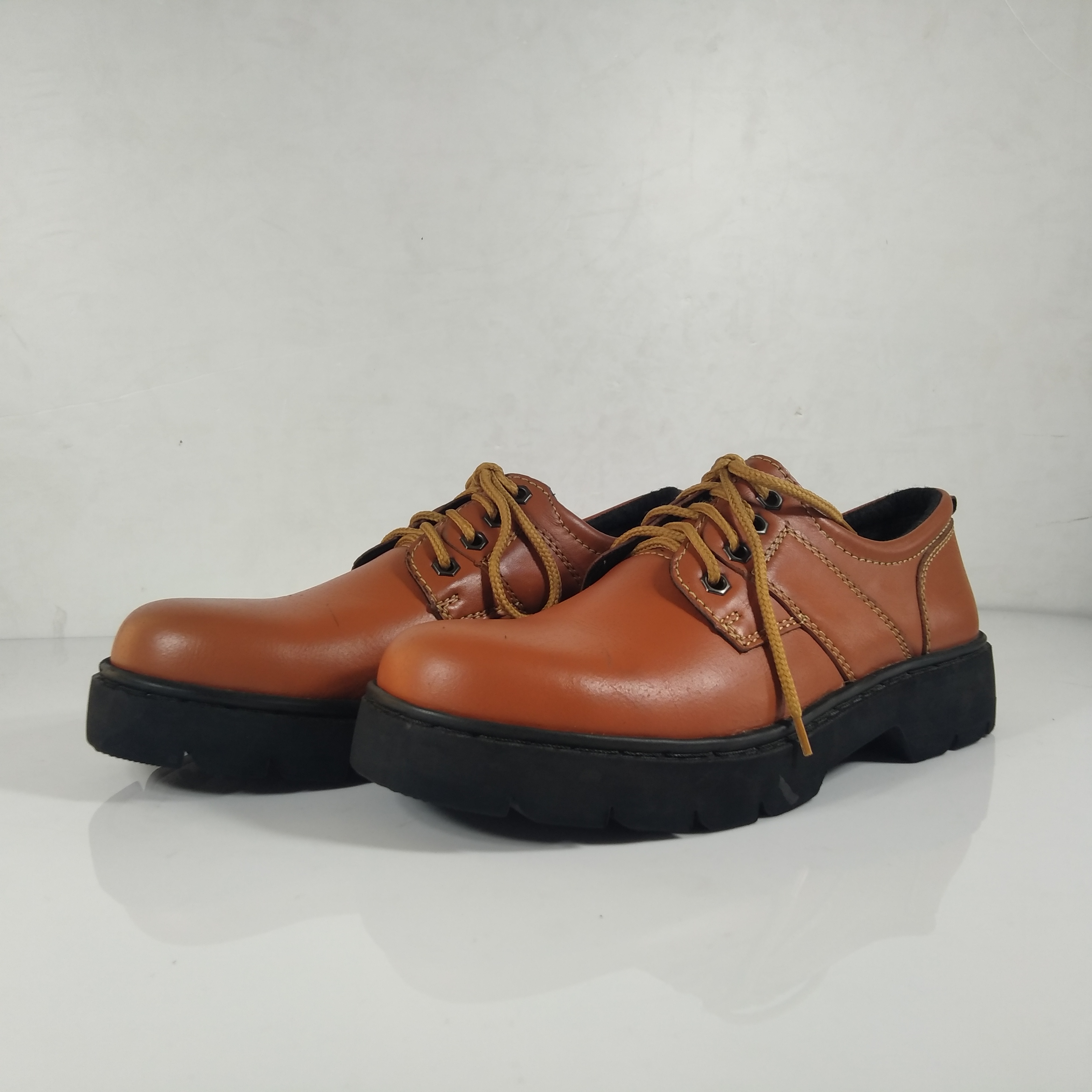 Safetyshoeรุ่นหุ้มส้น 254