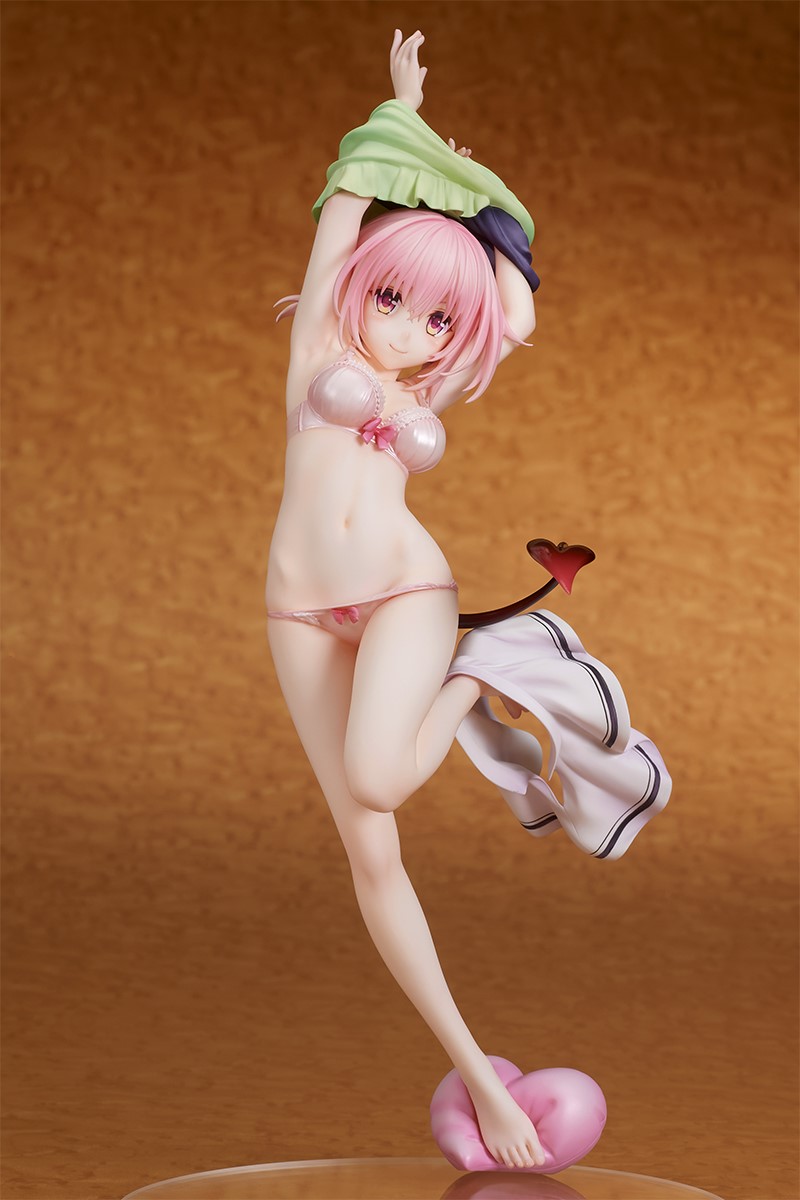 Momo Belia Deviluke Changing Clothes