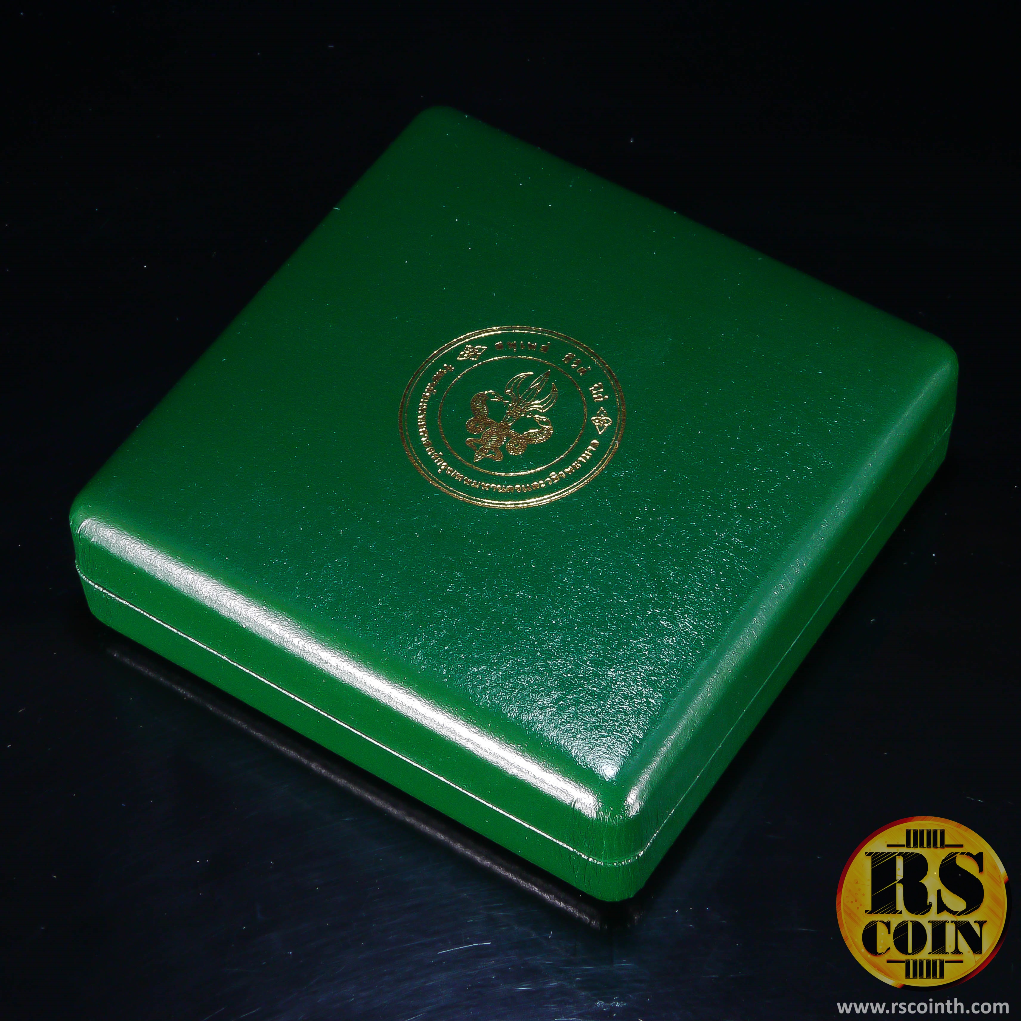 เหรียญทองแดงรมดำ เหรียญที่ระลึกครบรอบ 90 ปี วชิรพยาบาล 2 มกราคม 2545 (ขนาด 7 ซม.)