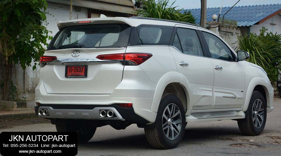 ชุดแต่ง Toyota Fortuner 2015 รุ่น FreeForm Small