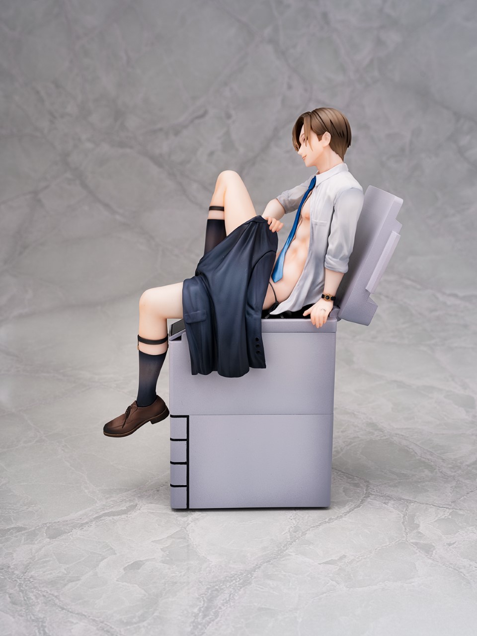 Hon Toku Married office worker - Niiduma Makoto