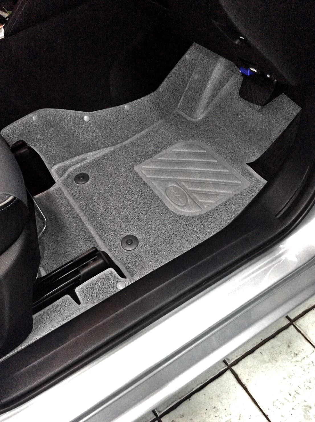 Ei Product พรมปูพื้นรถยนต์เข้ารูป Mazda2 2019 Skyactiv