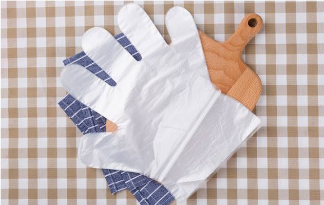 ถุงมือพลาสติกใช้แล้วทิ้ง