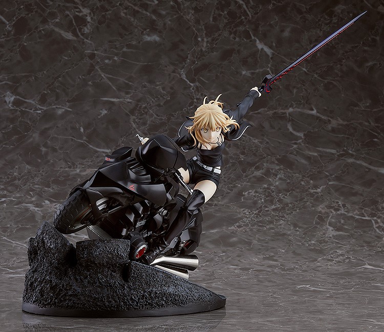 Saber/Altria Pendragon (Alter) & Cuirassier Noir