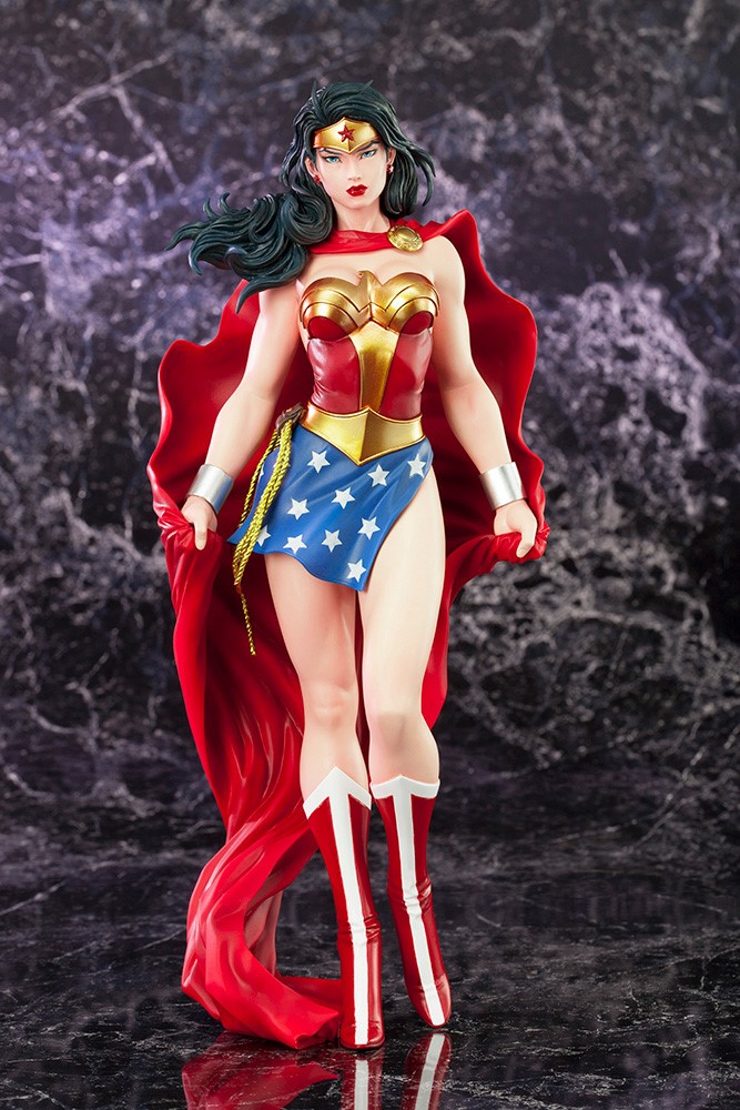WONDER WOMAN ARTFX STATUE