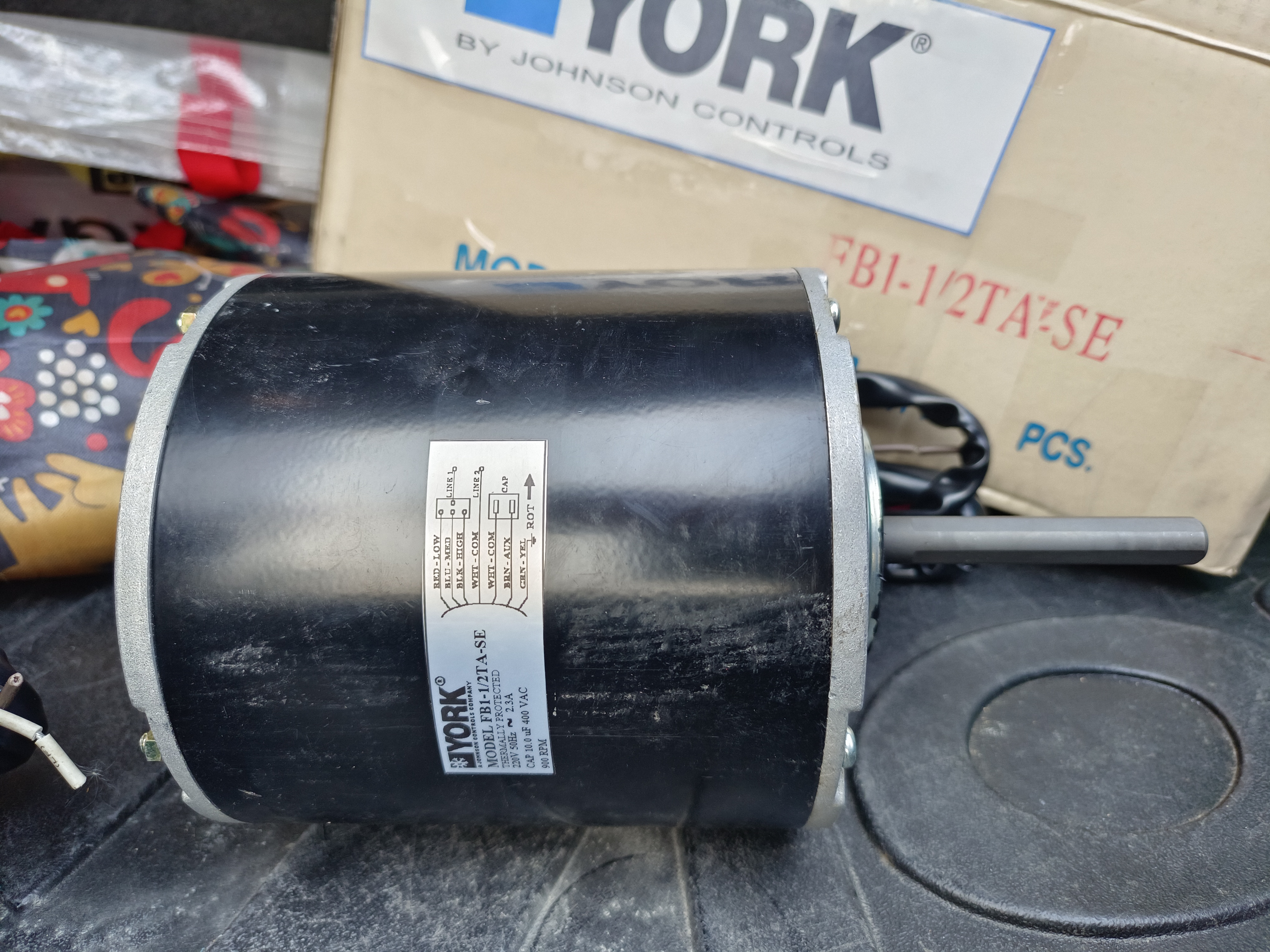 มอเตอร์คอยล์เย็น FB1-1/2TA-SE