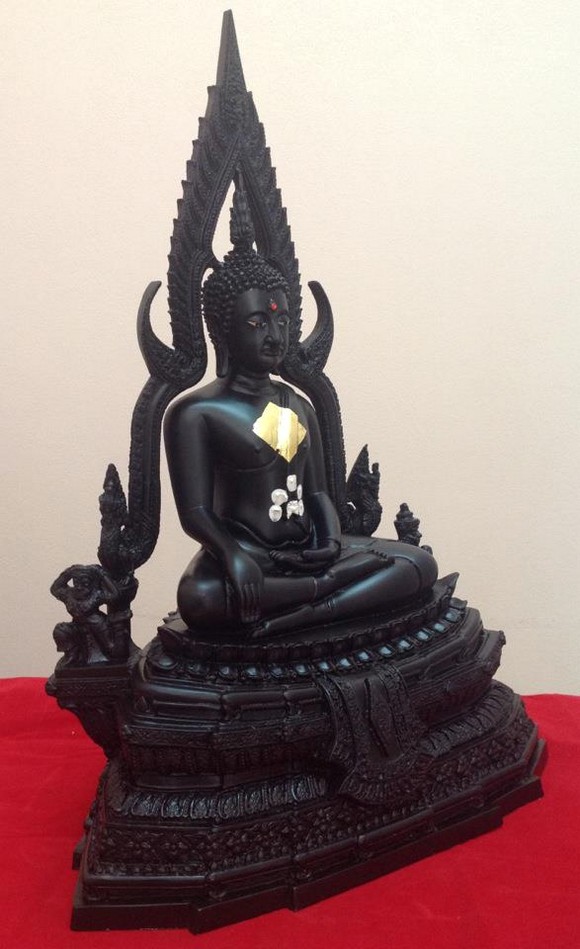 พระพุทธชินราช มวลสารผสมเหล็กน้ำพี้ สีดำ 9นิ้ว