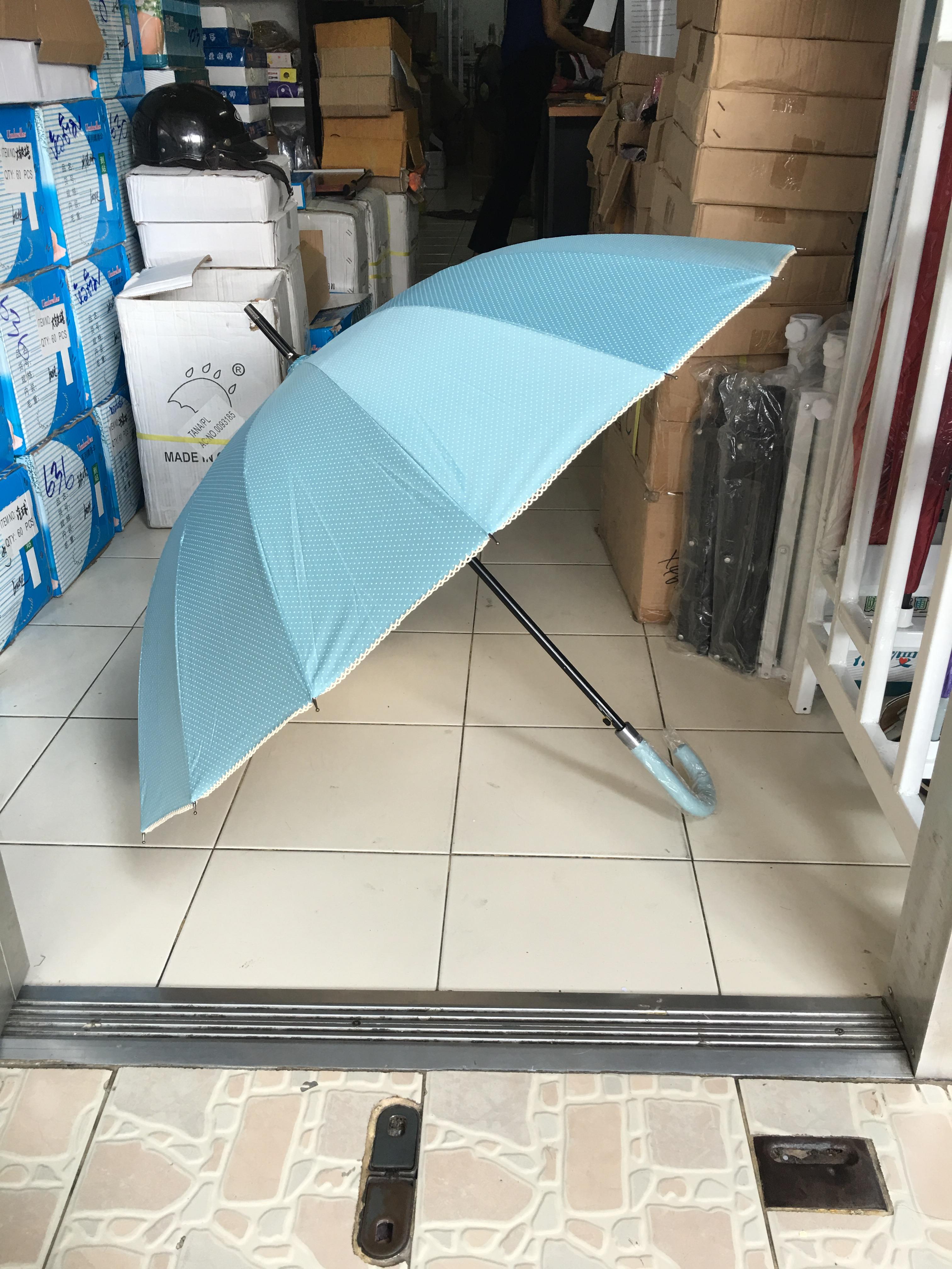 ร่มตอนเดียว23นิ้วลายจุดมีระบายลูกไม้มียูวีสีทอง