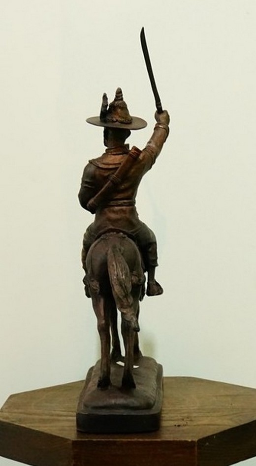 สมเด็จพระเจ้าตากสินมหาราช ทรงม้า(วงเวียนใหญ่) สูง 37cm