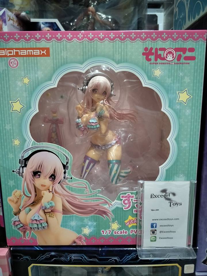 Sonico with Macaron Tower