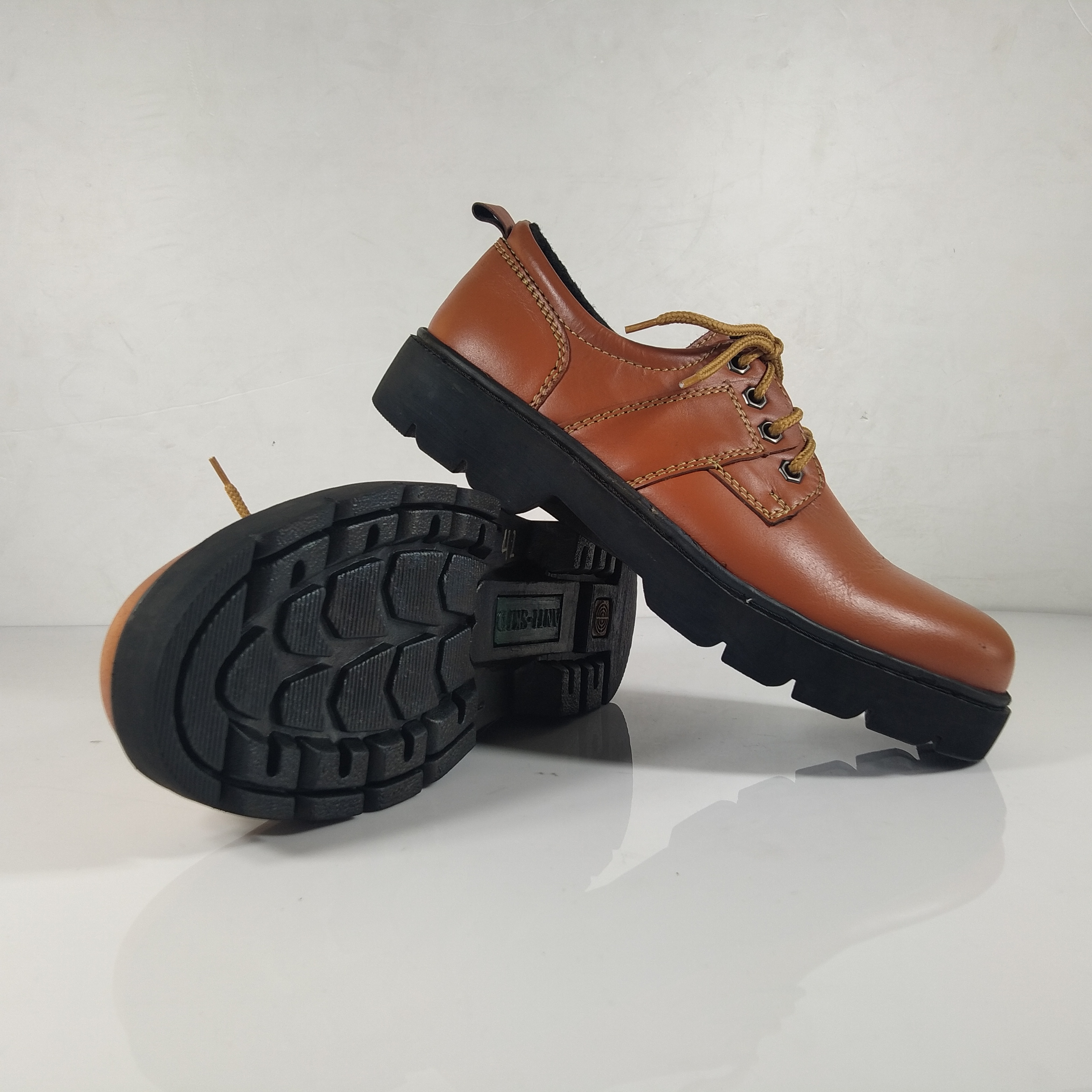 Safetyshoeรุ่นหุ้มส้น 254