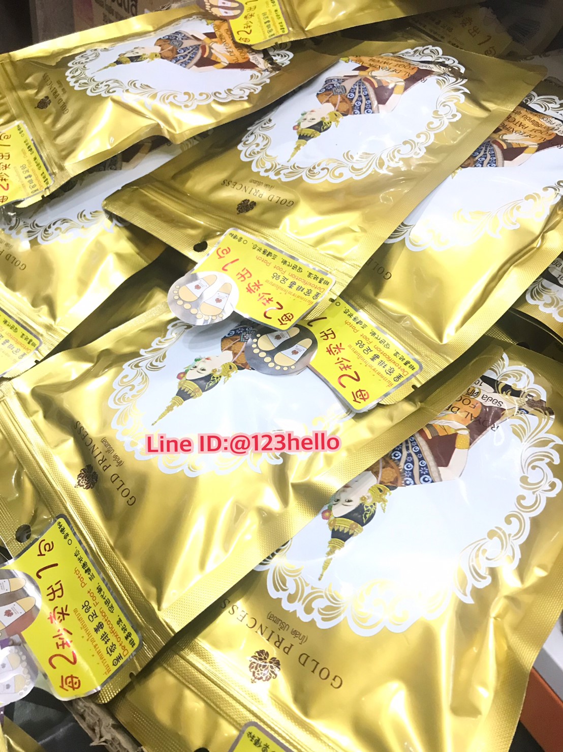 Gold Princess Royal Detoxification Foot Patch รอยัล ดีท็อกซิฟิเคชั่น ฟุตแพต โกล์ด ปริ๊นเซสส์ 10 ชิ้นต่อ 1 ซอง