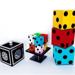 เต๋า4สี ลูกใหญ่ กล่องสีดำ / Tora Split Dice by Tora Magic