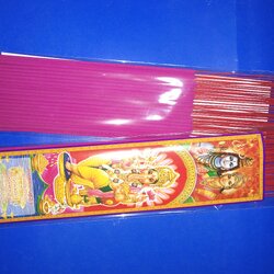 ธูปแหนบสีชมพู ขนาด 33cm. 100g.