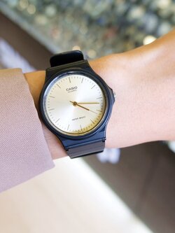 นาฬิกาข้อมือ Casio รุ่น MQ-24-9E คาสิโอ