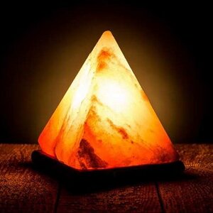 โคมไฟทรงปิรามิด